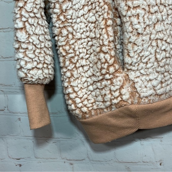 Express Sherpa Sweatshirt Womens Medium Tan Fluffy Fuzzy Oversized Quarter Zip - Picture 6 of 13
